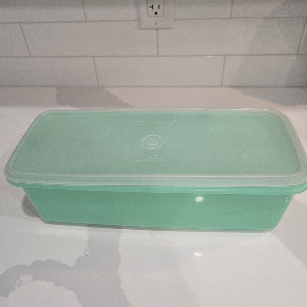 Vintage Tupperware Jadeite Celery Storage Container